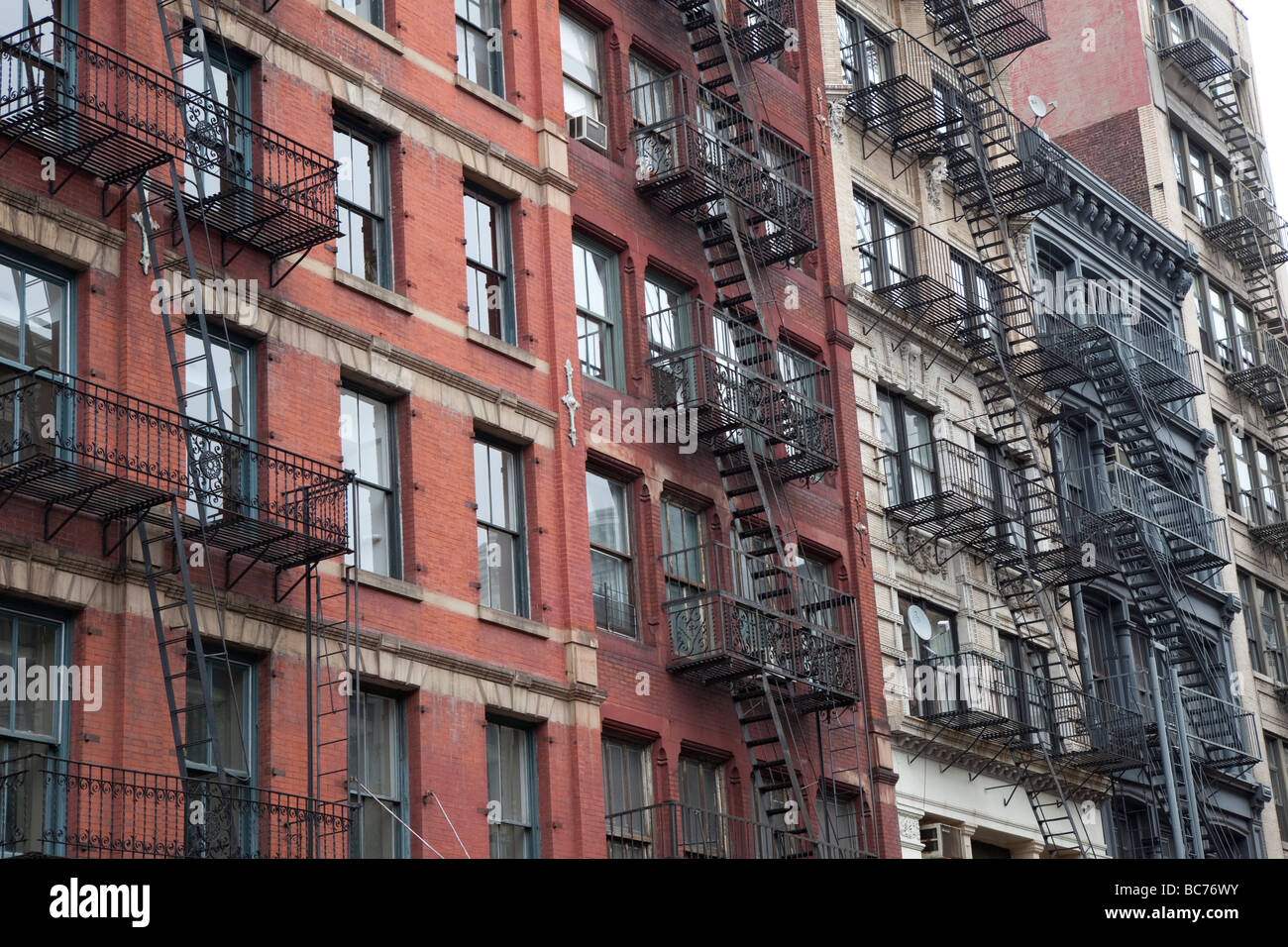 Facciata di case in NYC Foto Stock