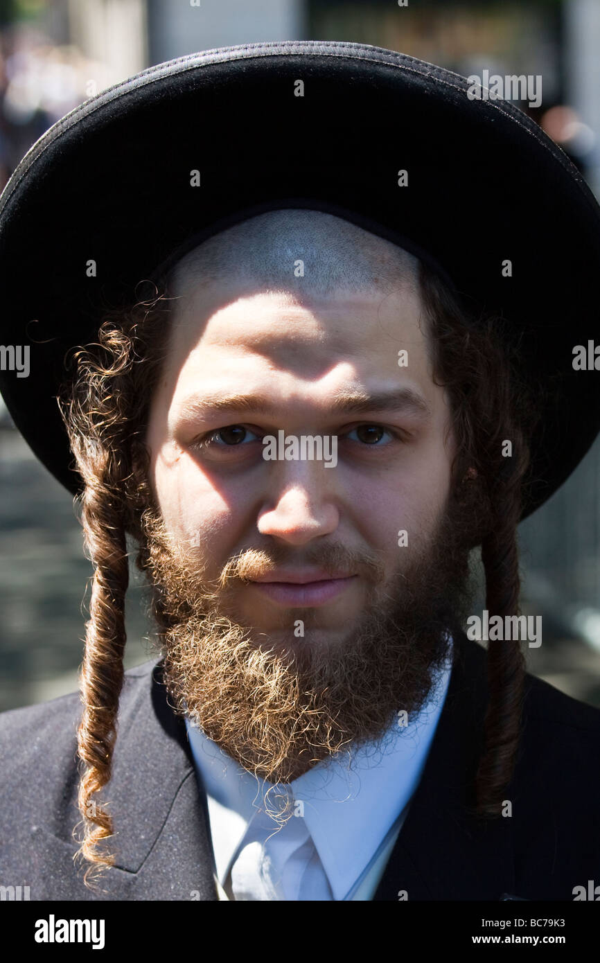 Hasidic jewish rabbi jew immagini e fotografie stock ad alta risoluzione -  Alamy