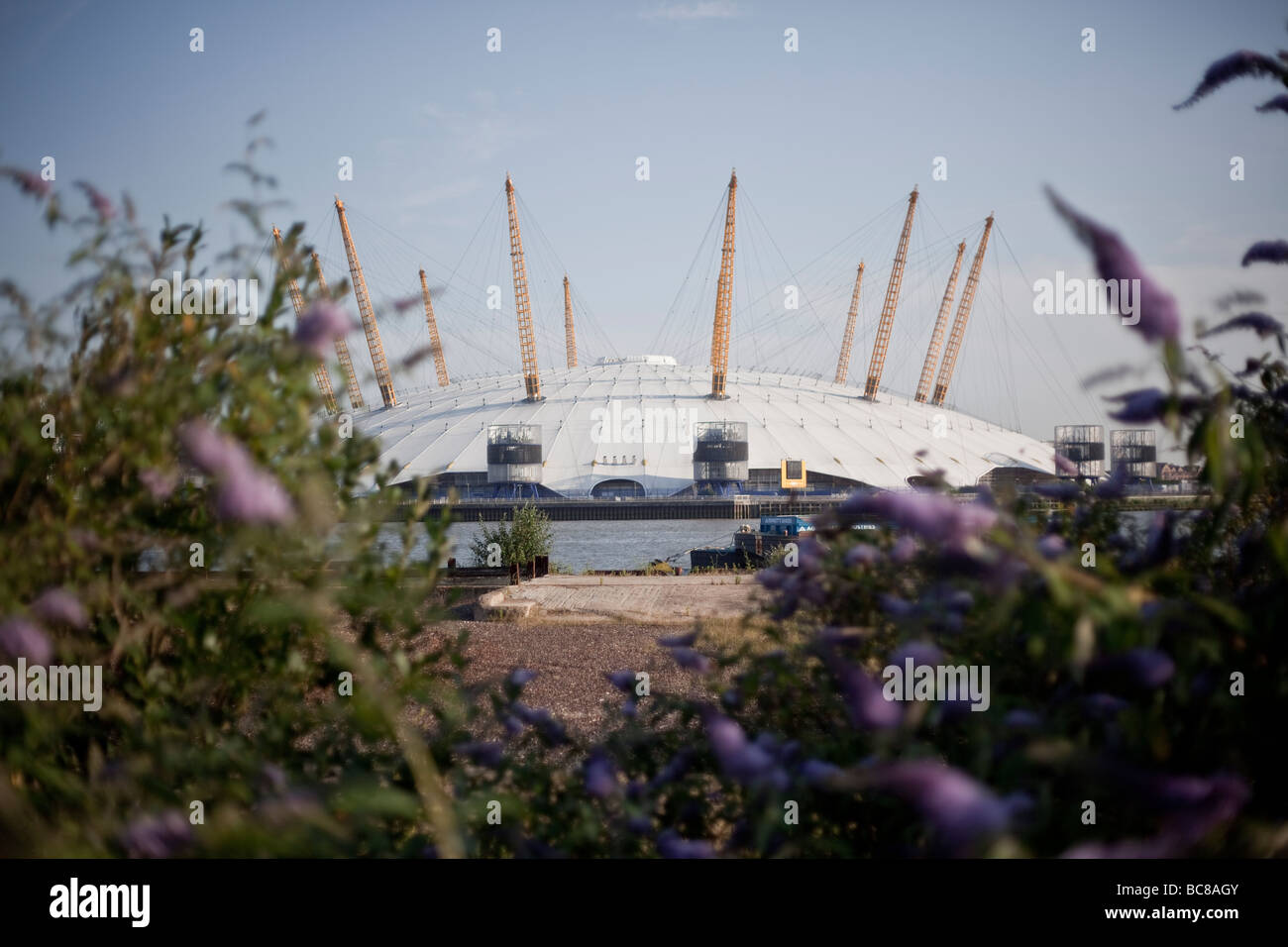 Il 02 cupola della dome di Londra il Millennium Dome di Londra in estate Foto Stock
