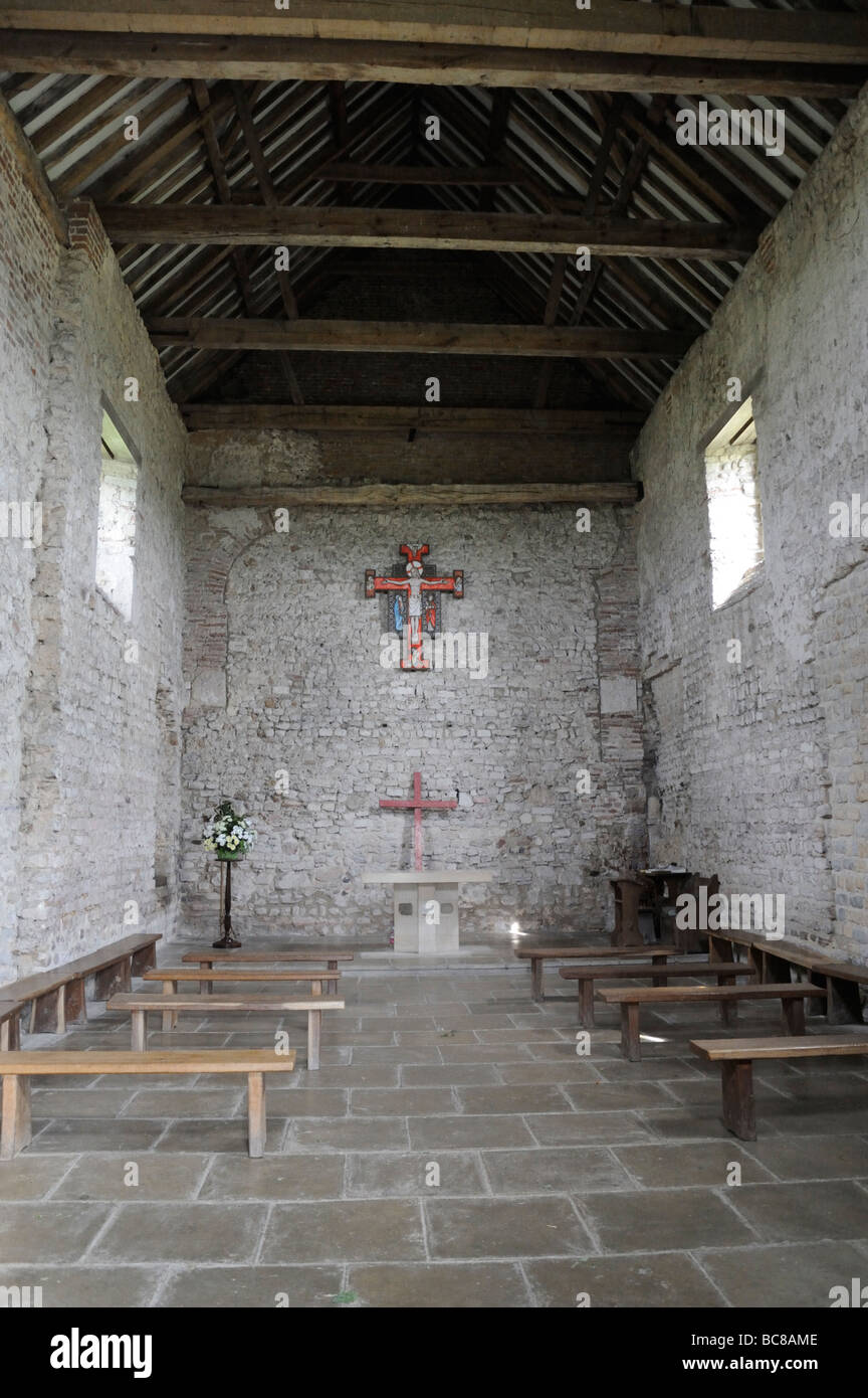 Interior San Pietro sulla parete cappella,Bradwell sul mare,Essex ,UK,fondata da San Cedd 654 annuncio sul sito di Roman Fort Foto Stock