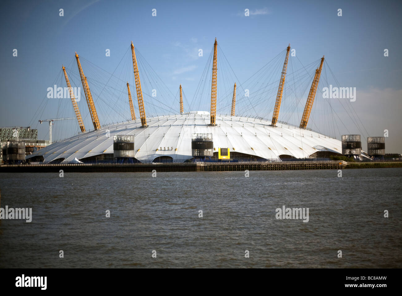 Il 02 cupola della dome di Londra il Millennium Dome di Londra in estate Foto Stock