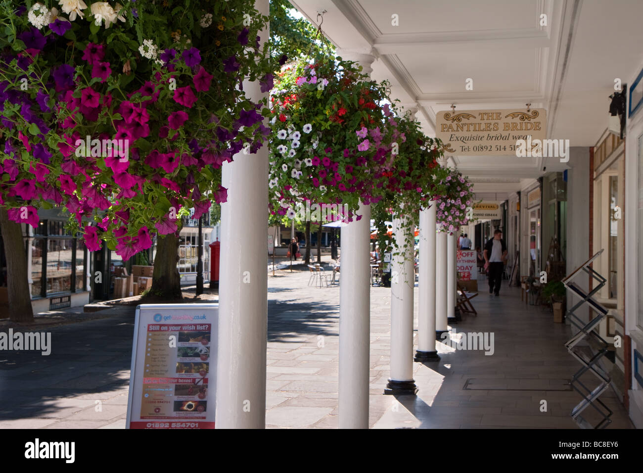 Una vista del Pantiles a Royal Tunbridge Wells Foto Stock