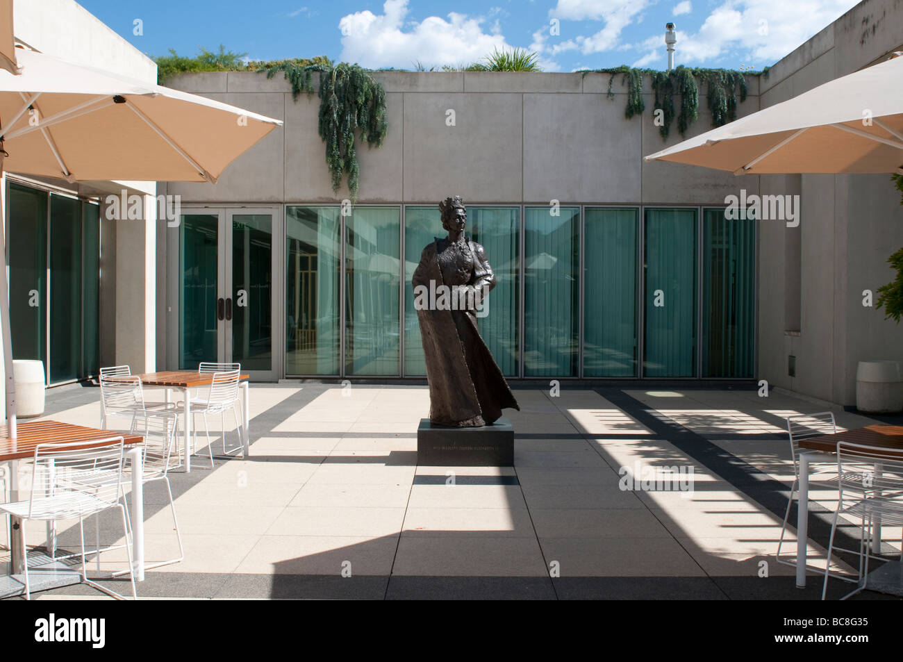 Nuova Casa del Parlamento, statua della regina Elisabetta, Canberra, ACT, Australia Foto Stock