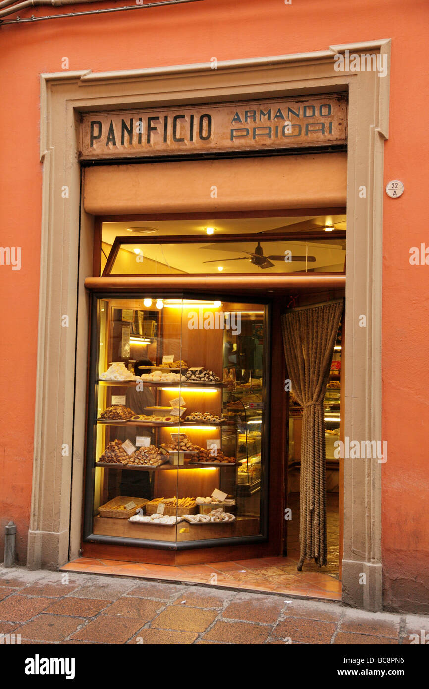 Panificio armando priori una qualità alta pasticceria su via Clavature bologna italia Foto Stock