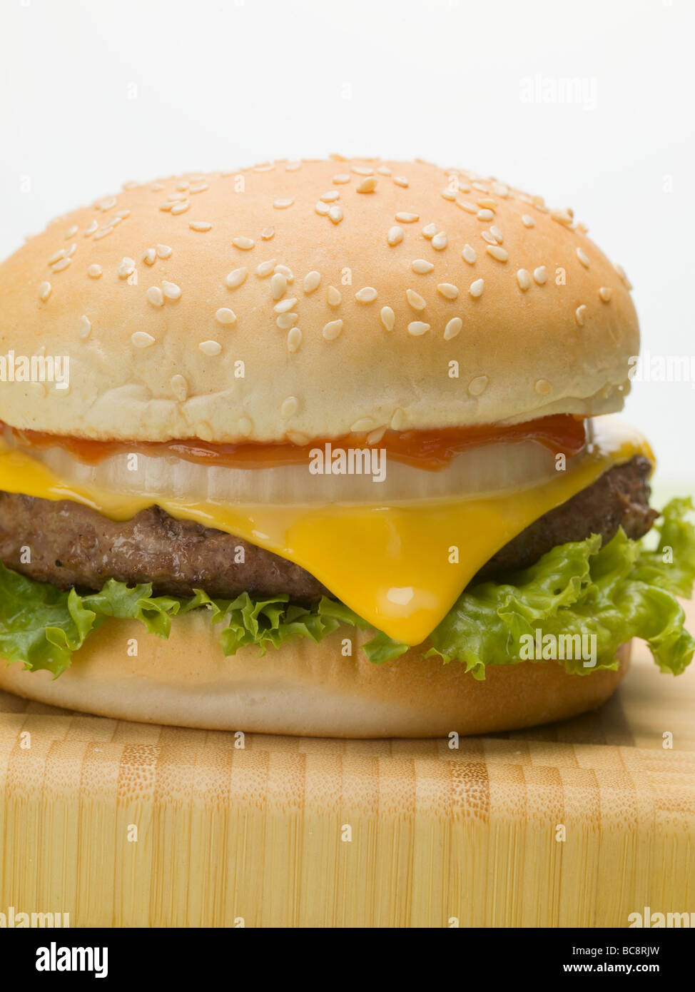 Un cheeseburger - Foto Stock