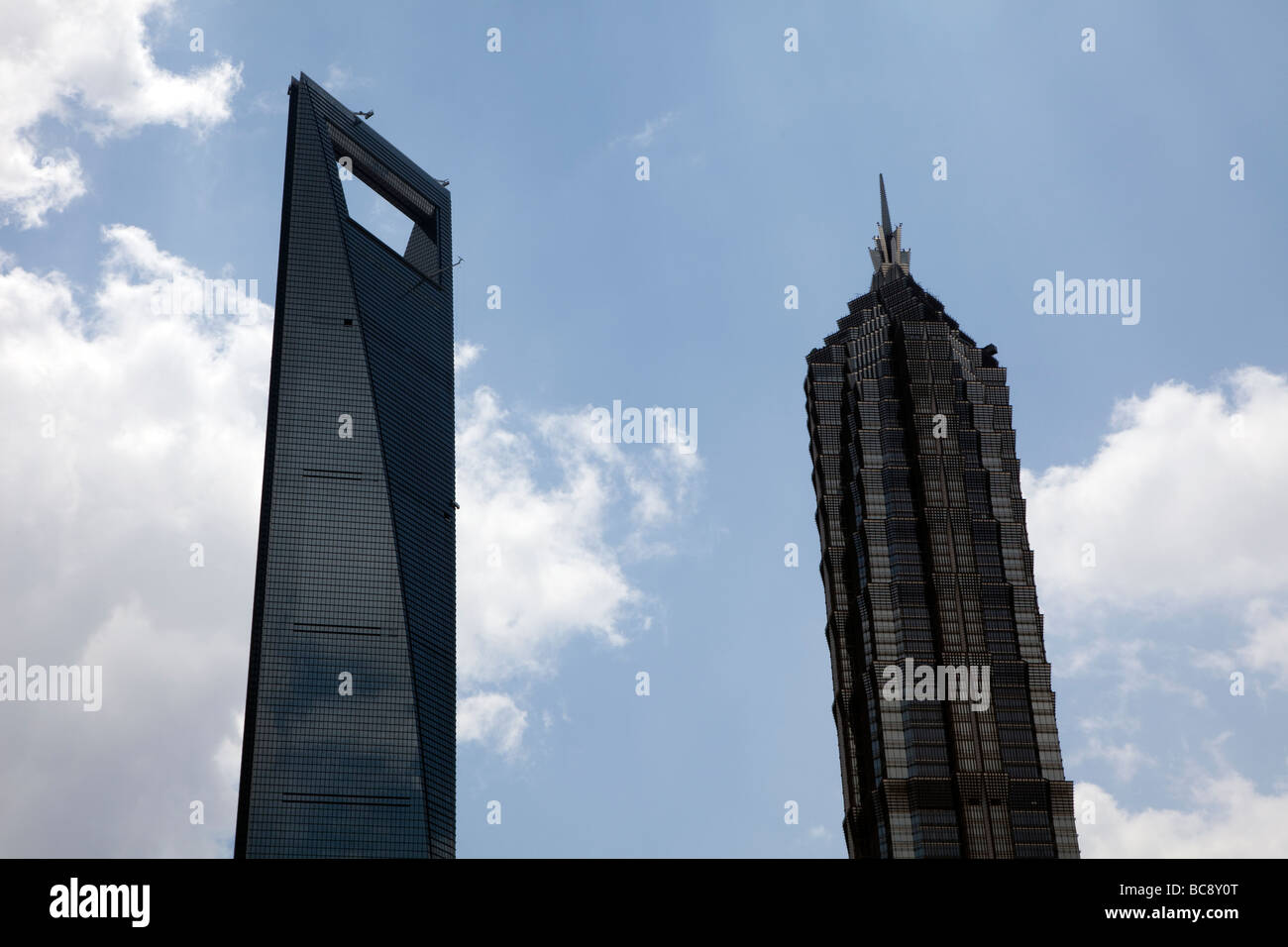 La Torre di Jin Mao e il World Financial Center di Shanghai sono seein a Shanghai in Cina Foto Stock