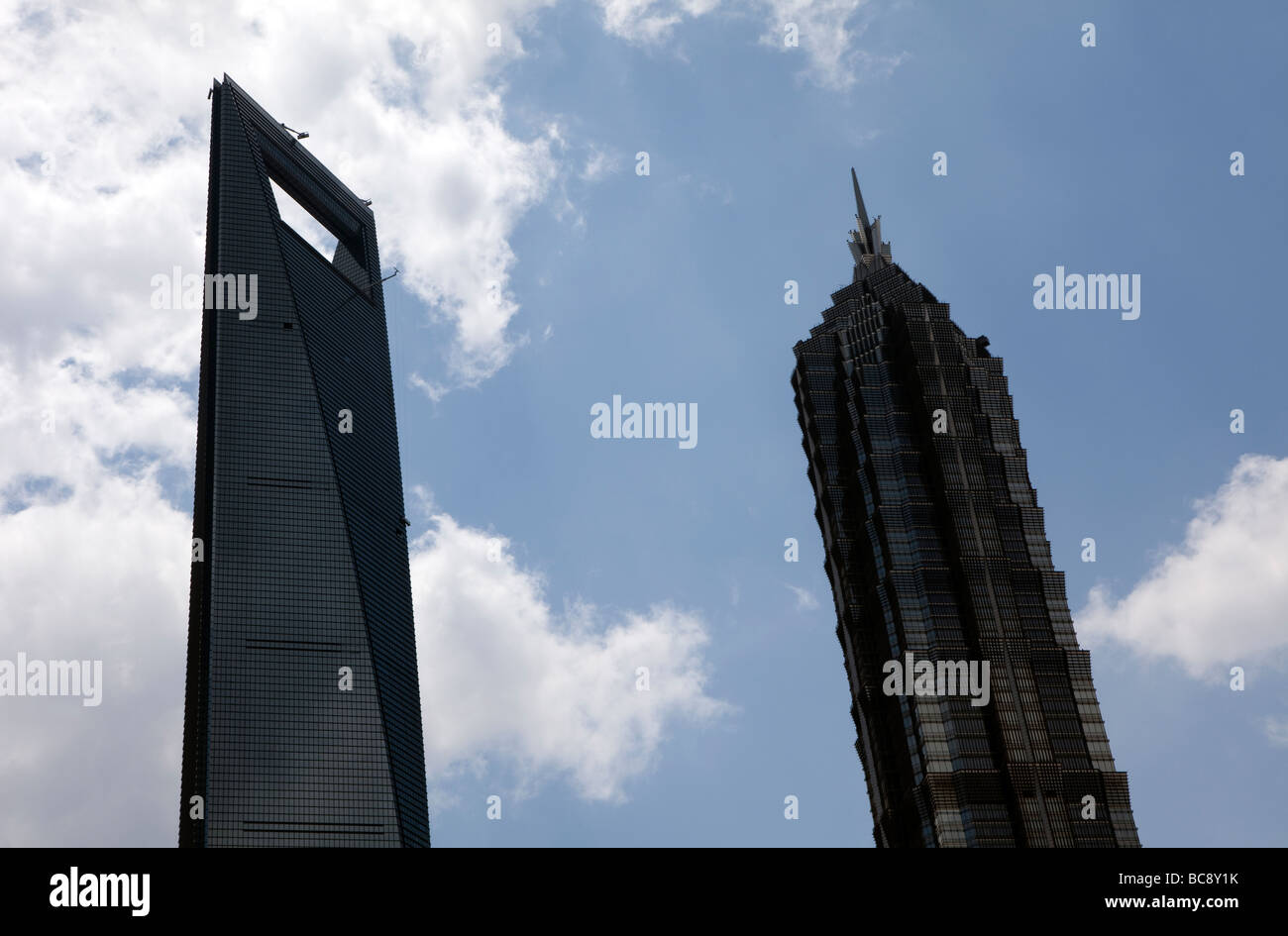 La Torre di Jin Mao e il World Financial Center di Shanghai sono seein a Shanghai in Cina Foto Stock