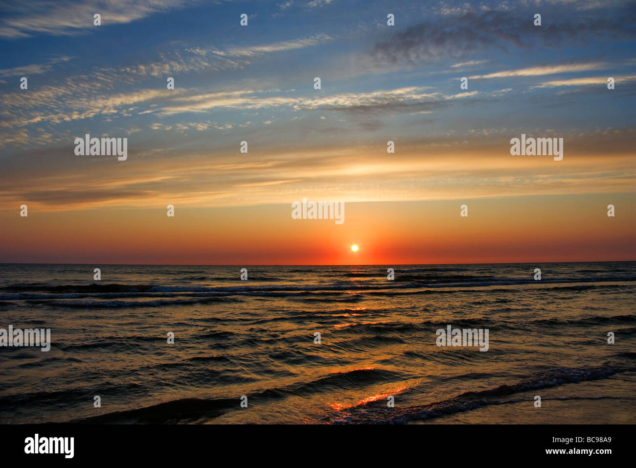 tramonto al mare Foto Stock