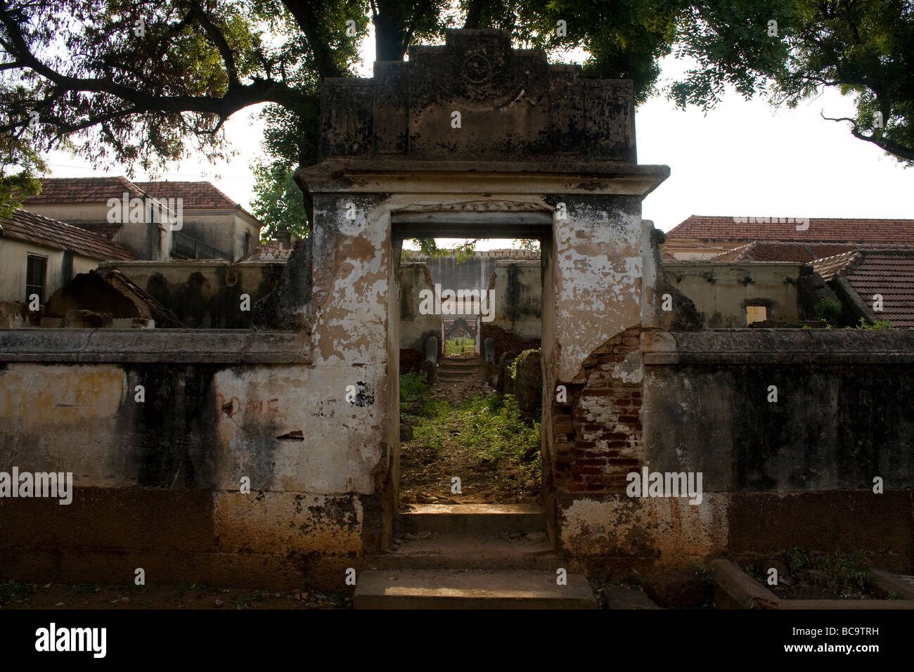 Una fatiscente casa CHETTINAD INGRESSO Foto Stock