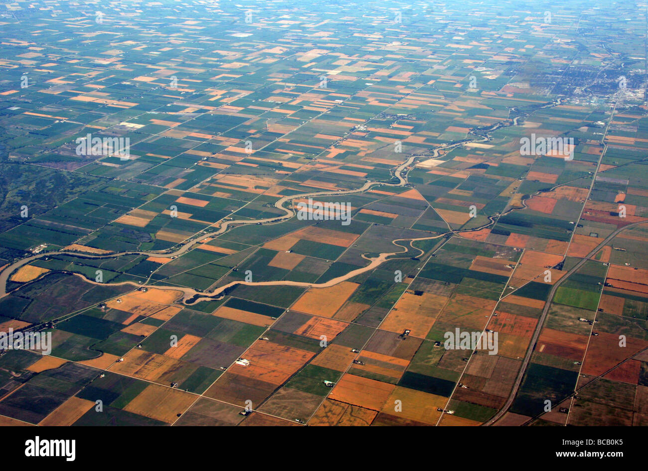Mosaico di campi e aziende agricole americane visto dall'aria Foto Stock