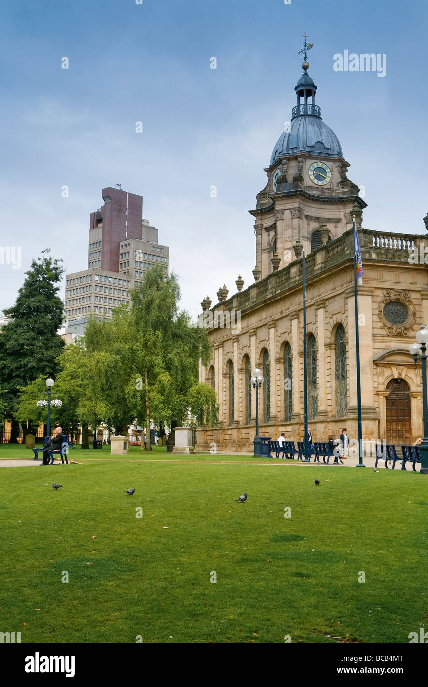 St. Cattedrale di Philips e pubblico aperto lo spazio. Foto Stock