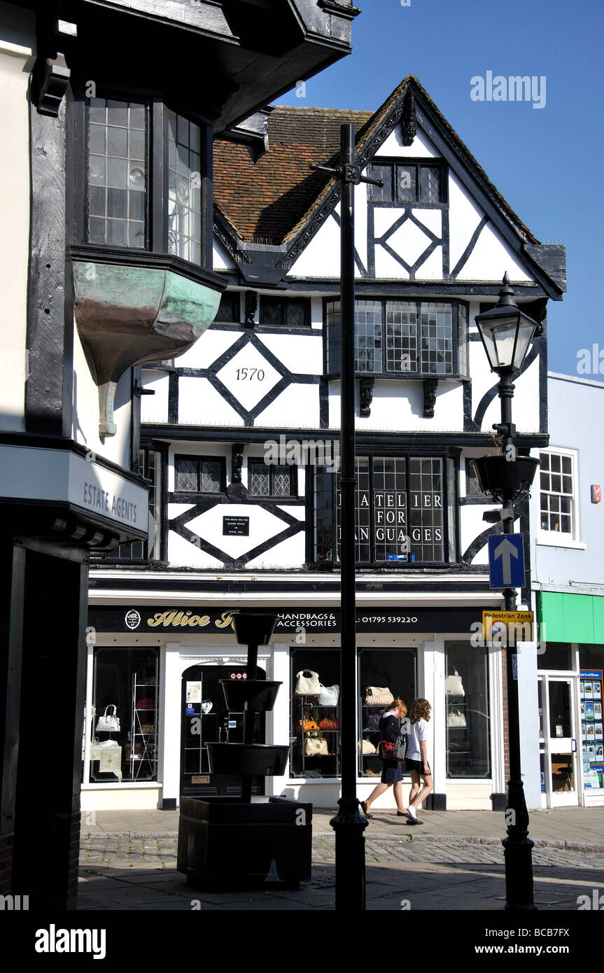 Legno edificio Tudor, Market Place, Faversham Kent, England, Regno Unito Foto Stock