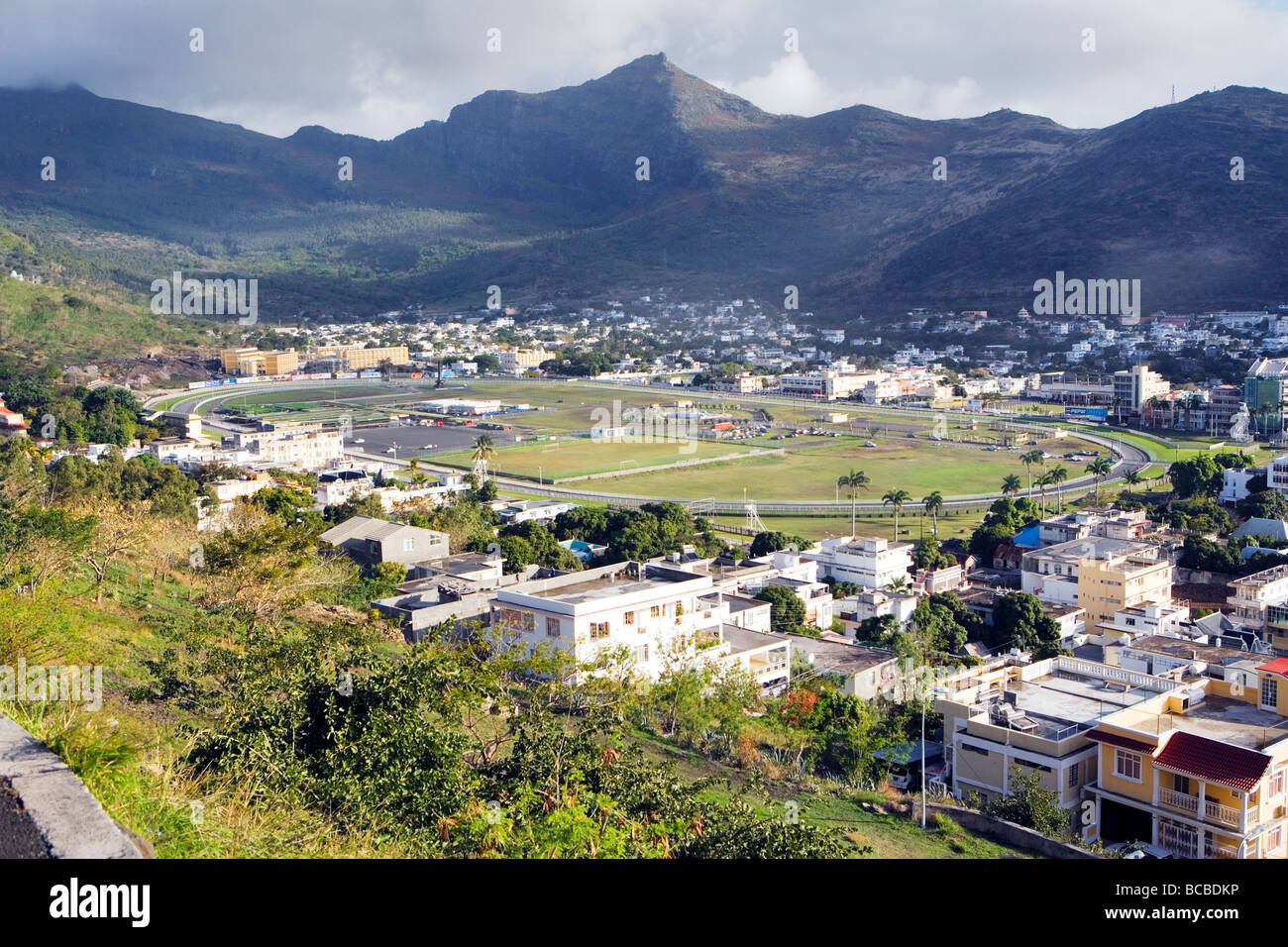Il campo di regata dalla massa elevata al di sopra di Port Louis, Maurizio Foto Stock