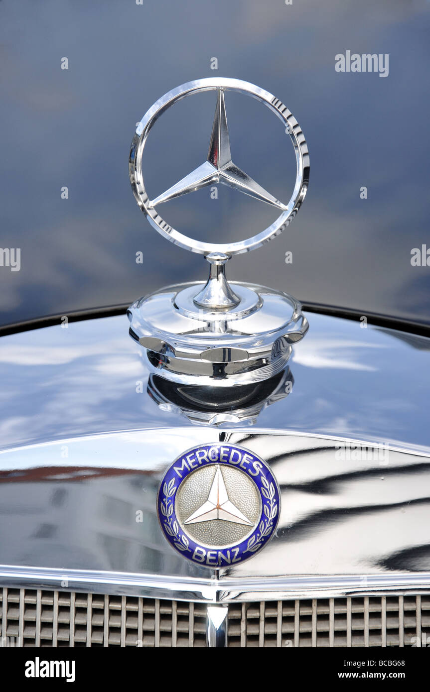 Vintage Mercedes Benz 300 car badge, Stavanger porta, Skagenkaien, Stavanger, Rogaland, Norvegia Foto Stock