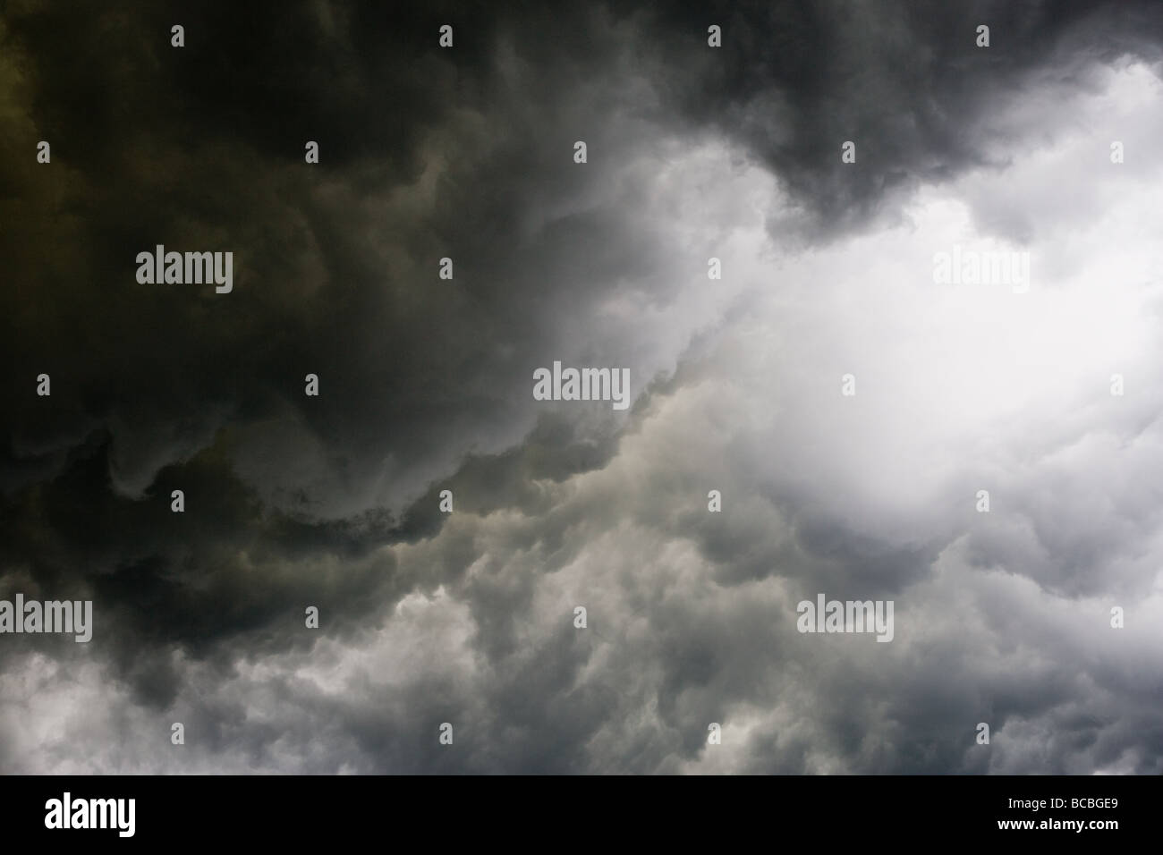Drammatica moody Dark nuvole di tempesta Foto Stock