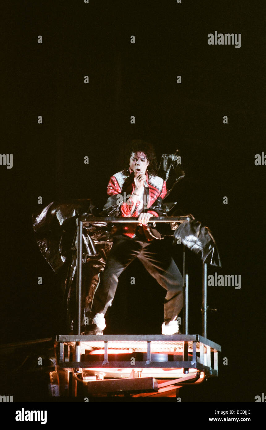 Michael Jackson visto qui dopo perforiming sul palco a Wembley durante il bad concert tour 14 Luglio 1997 Foto Stock