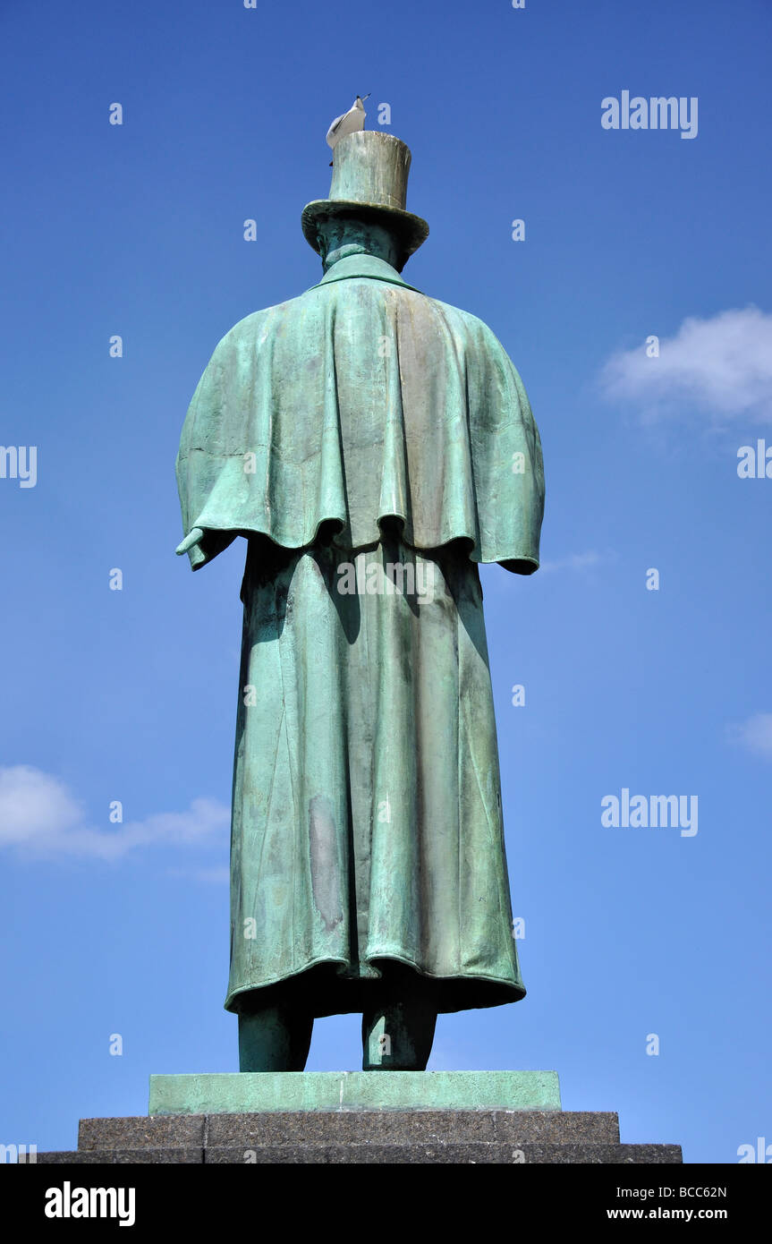 Statua di Aleksander Keilland, norvegese autore, sul lungomare, Stavanger, Rogaland, Norvegia Foto Stock