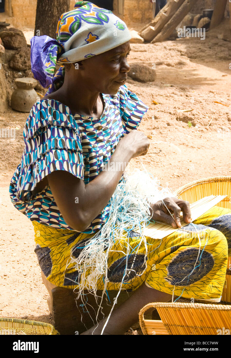 Il Burkina Faso. Paese di lobi. Artigiane. Foto Stock