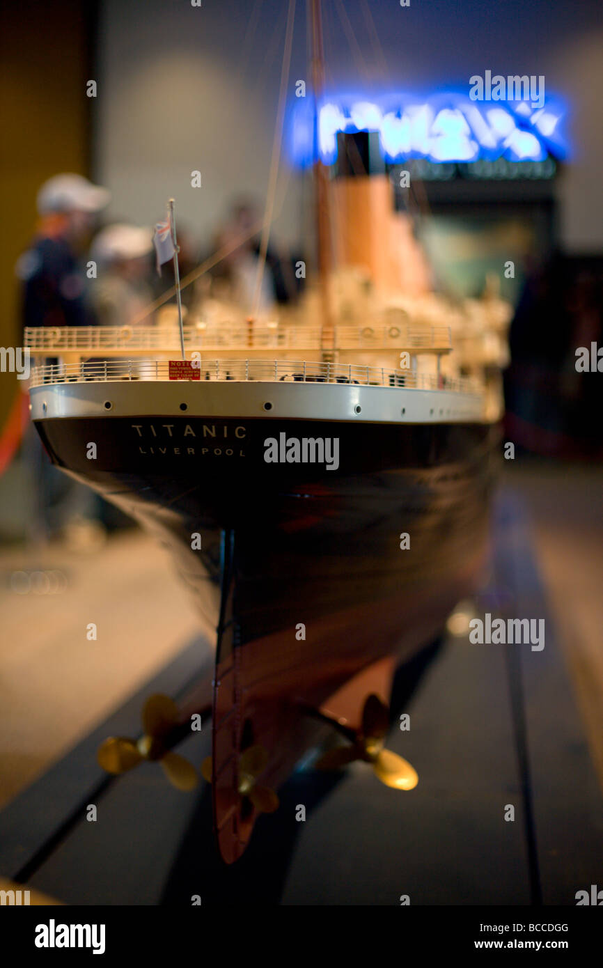 Un modello del Titanic sul display in un museo Foto Stock