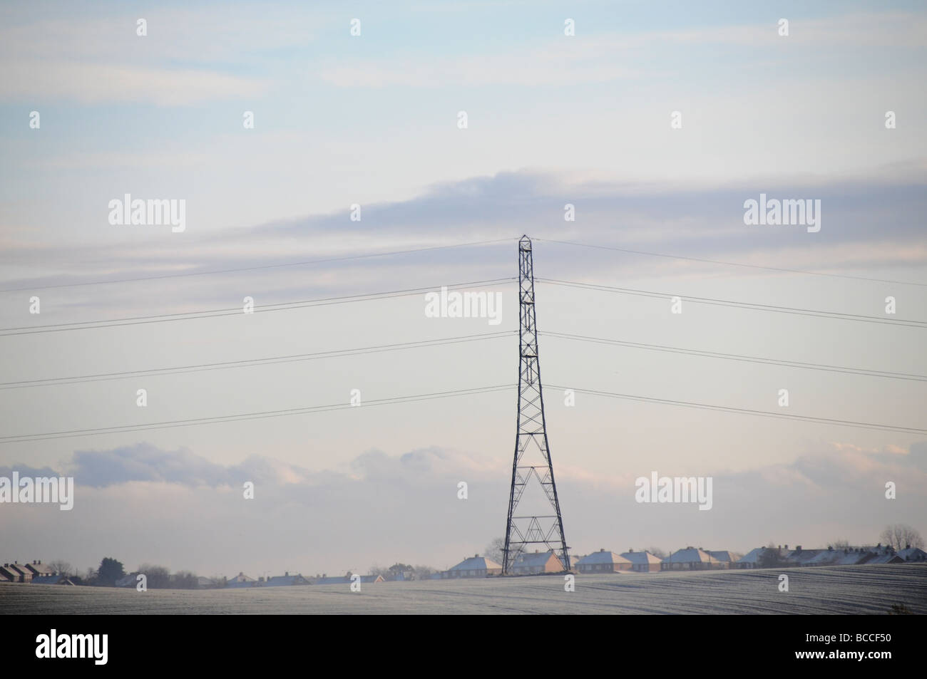 Pilone oltre le case di Sunderland, Inghilterra Foto Stock