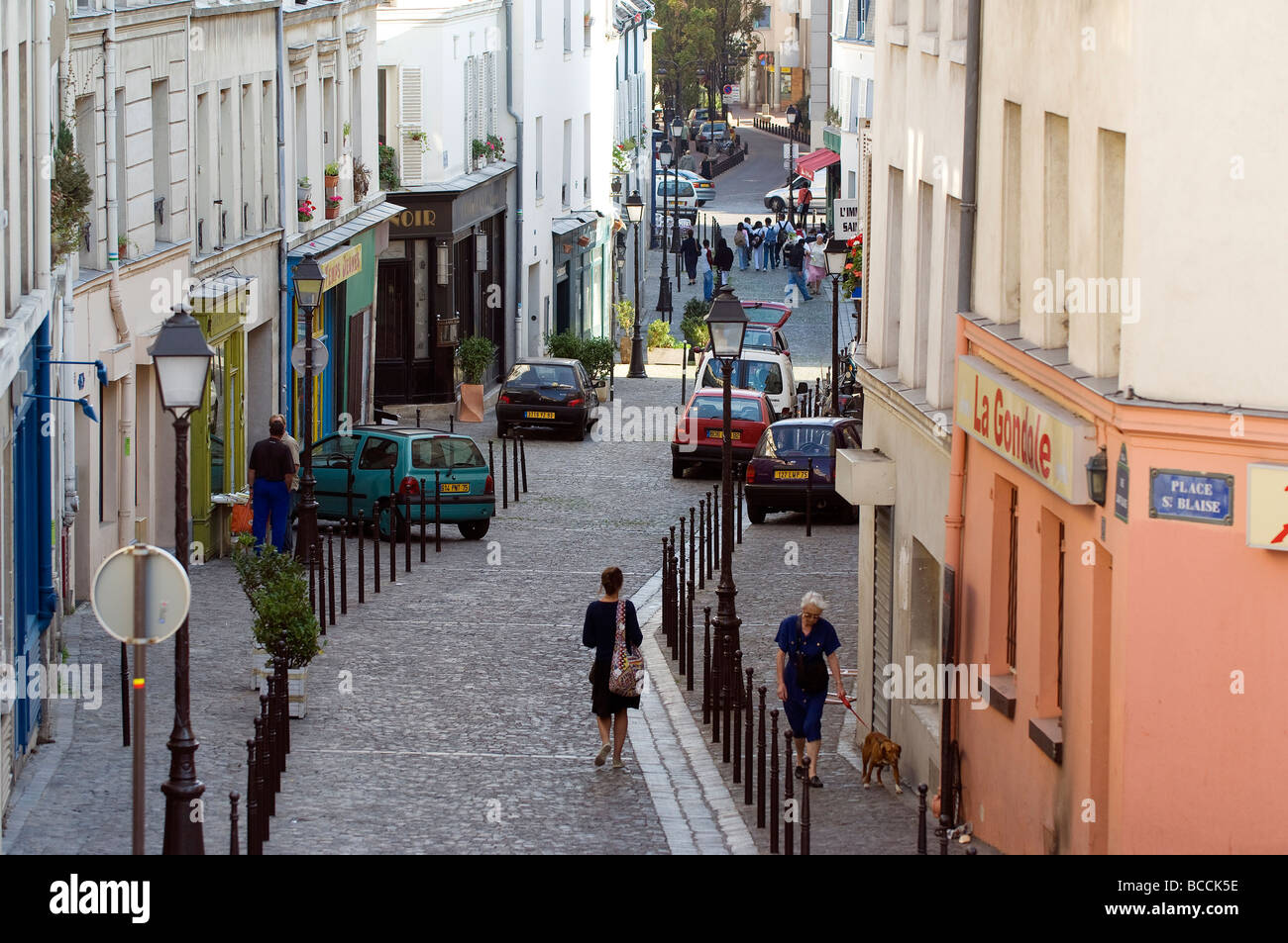 Francia, Parigi, Charonne village, Rue Saint Blaise Foto Stock