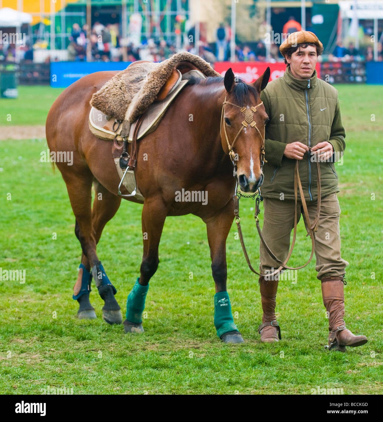 Settembre 2008 Montevideo Uruguay Gaucho in uno spettacolo di cavalli in Expo Prado Foto Stock