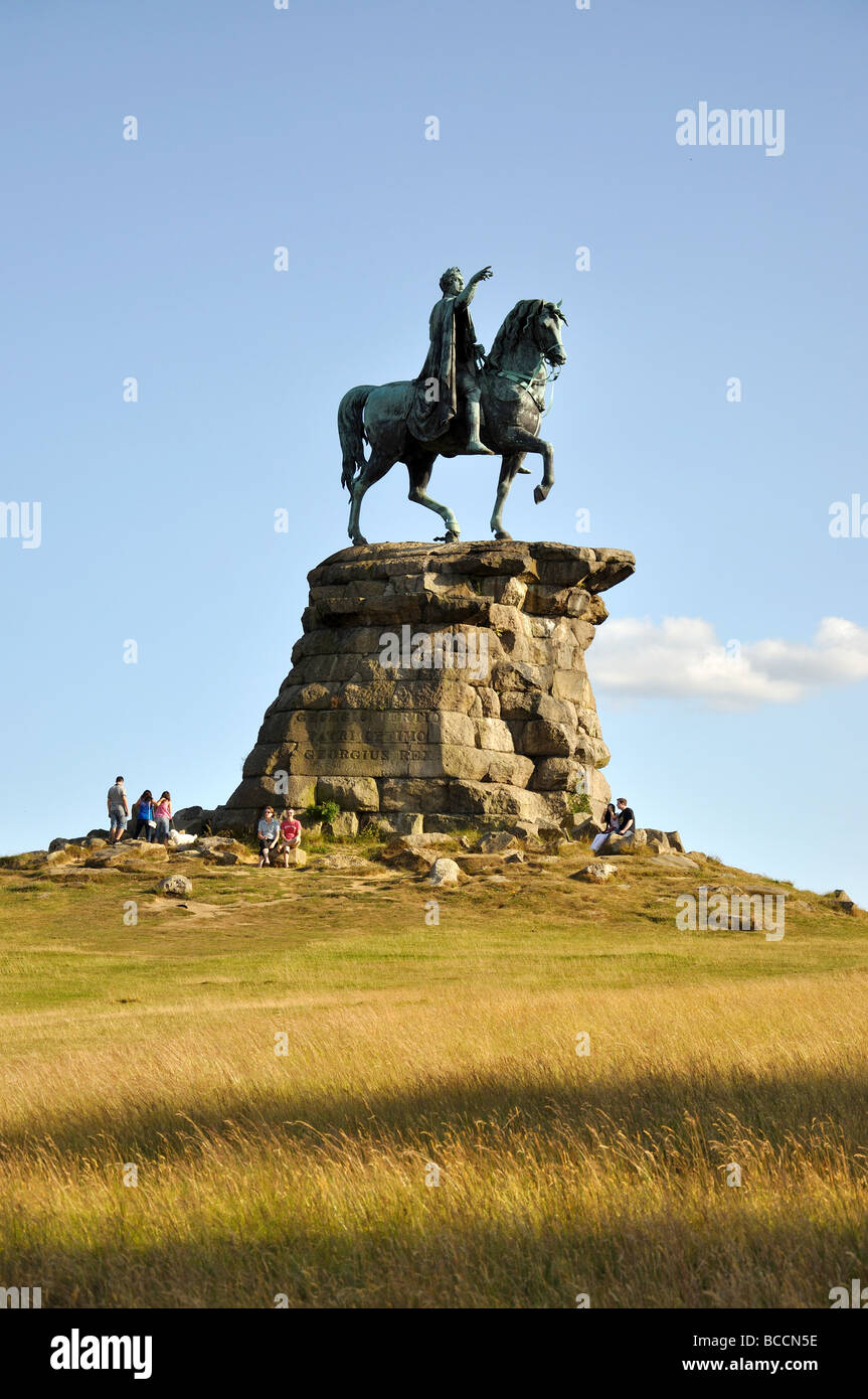 Il 'Copper Horse' statua di Re Giorgio III, lunga passeggiata, Windsor Great Park, Windsor, Berkshire, Inghilterra, Regno Unito Foto Stock