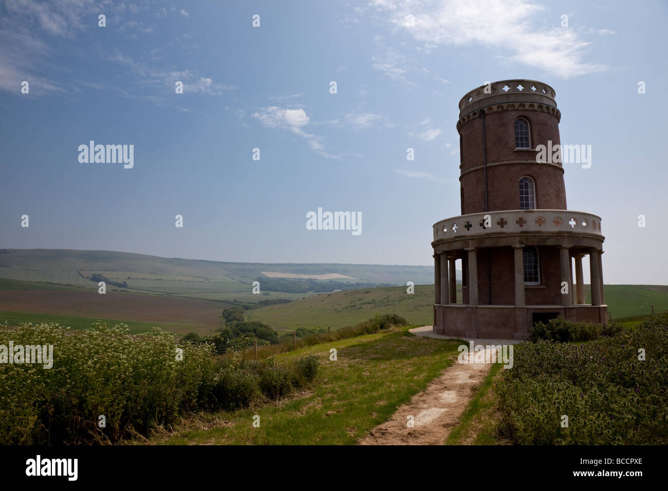 Clavell torre come visto dalla costa sud-ovest il percorso nei pressi di Kimmeridge Bay, Dorset, Inghilterra Foto Stock