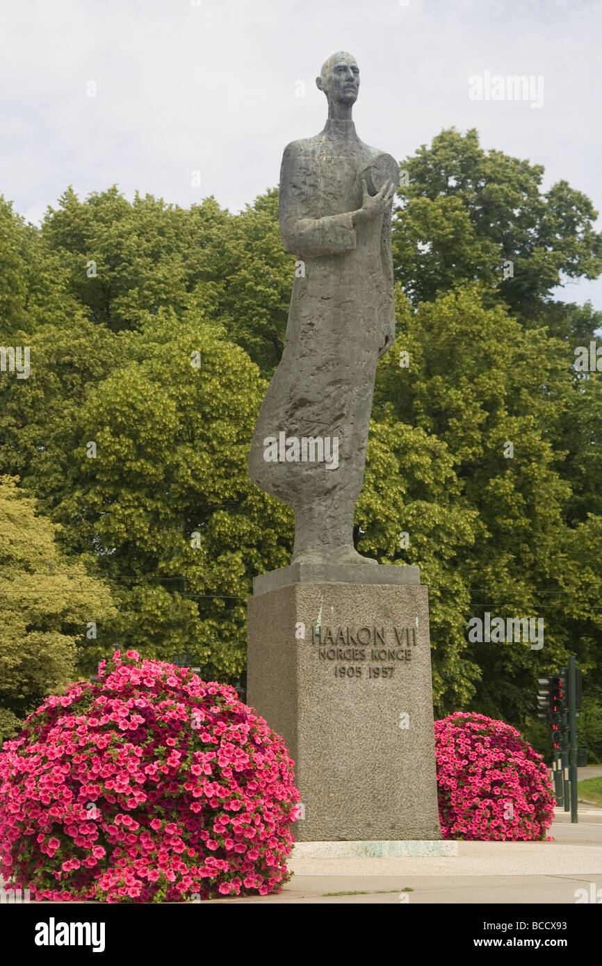Norvegia Oslo re Haakon VII statua Foto Stock Norvegia Oslo re Haakon VII statua Foto Stock