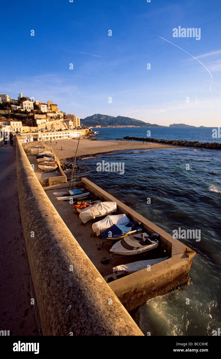 Francia, Bouches du Rhone, Marsiglia, Plage du Prophete (Profeta spiaggia) e Roucas Blanc Foto Stock