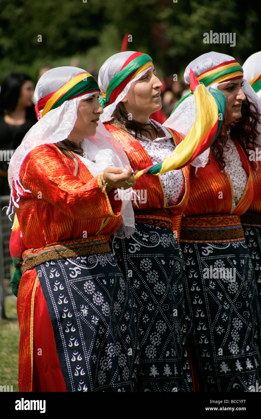 Bagno turco folkdancing al giorno Mer Festival 2009 a Clissold Park, Hackney, Londra, Regno Unito Foto Stock