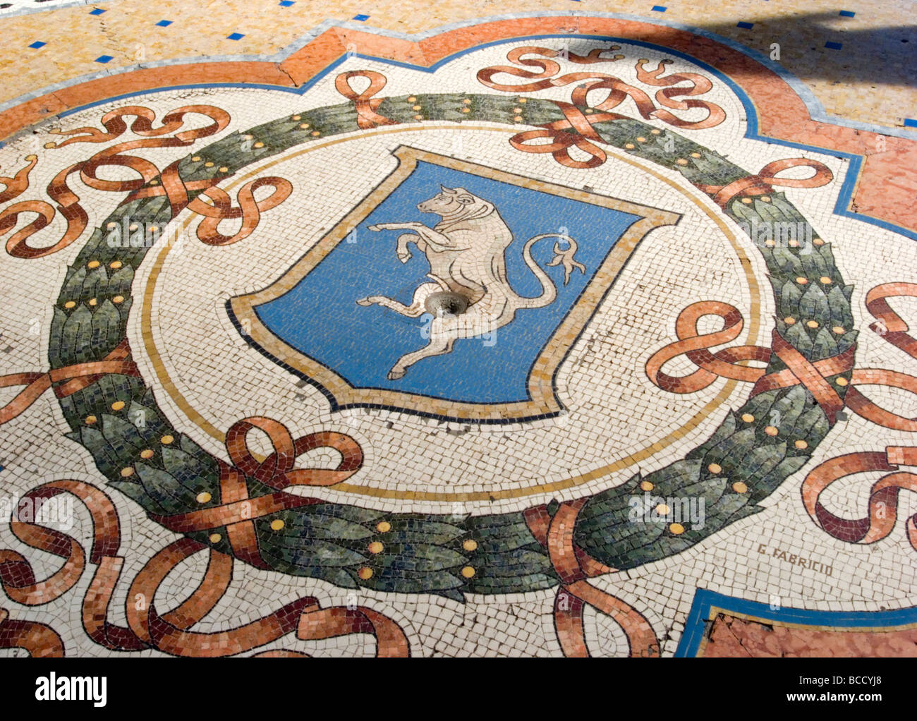 Bull mosaico Galleria Vittorio Emanuele II Milano Italia Foto Stock