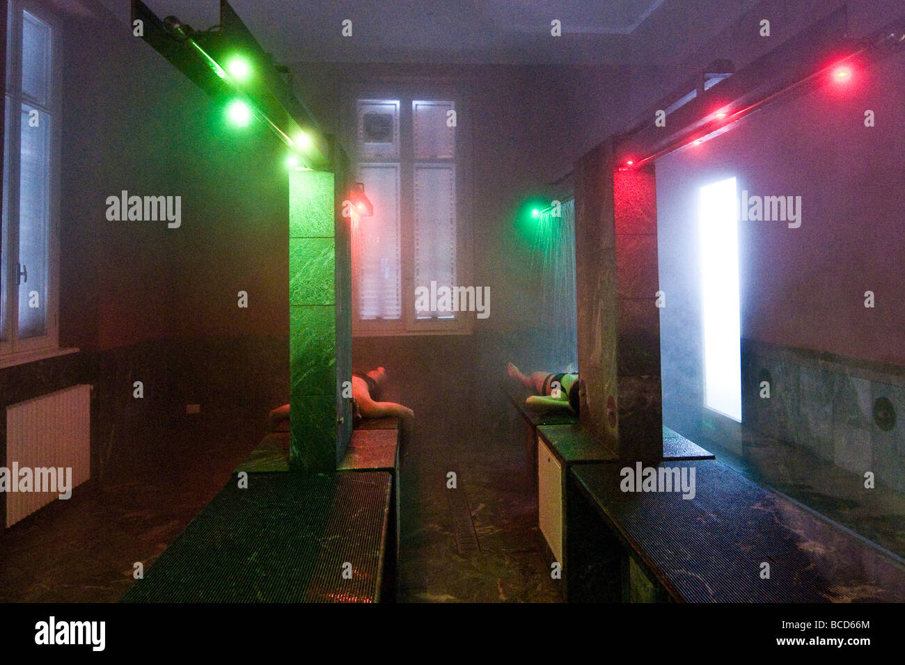 La cromoterapia sauna Pré Saint Didier Spa Aosta Italia Foto Stock