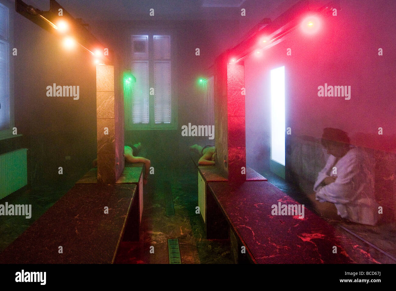 La cromoterapia sauna Pré Saint Didier Spa Aosta Italia Foto Stock