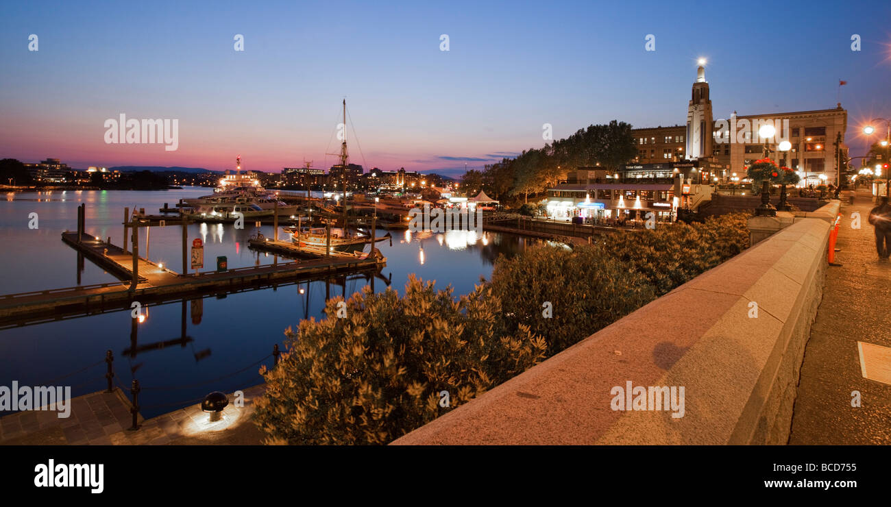 Victoria Harbour Panorama al crepuscolo in Victoria Isola di Vancouver Canada America del Nord Foto Stock