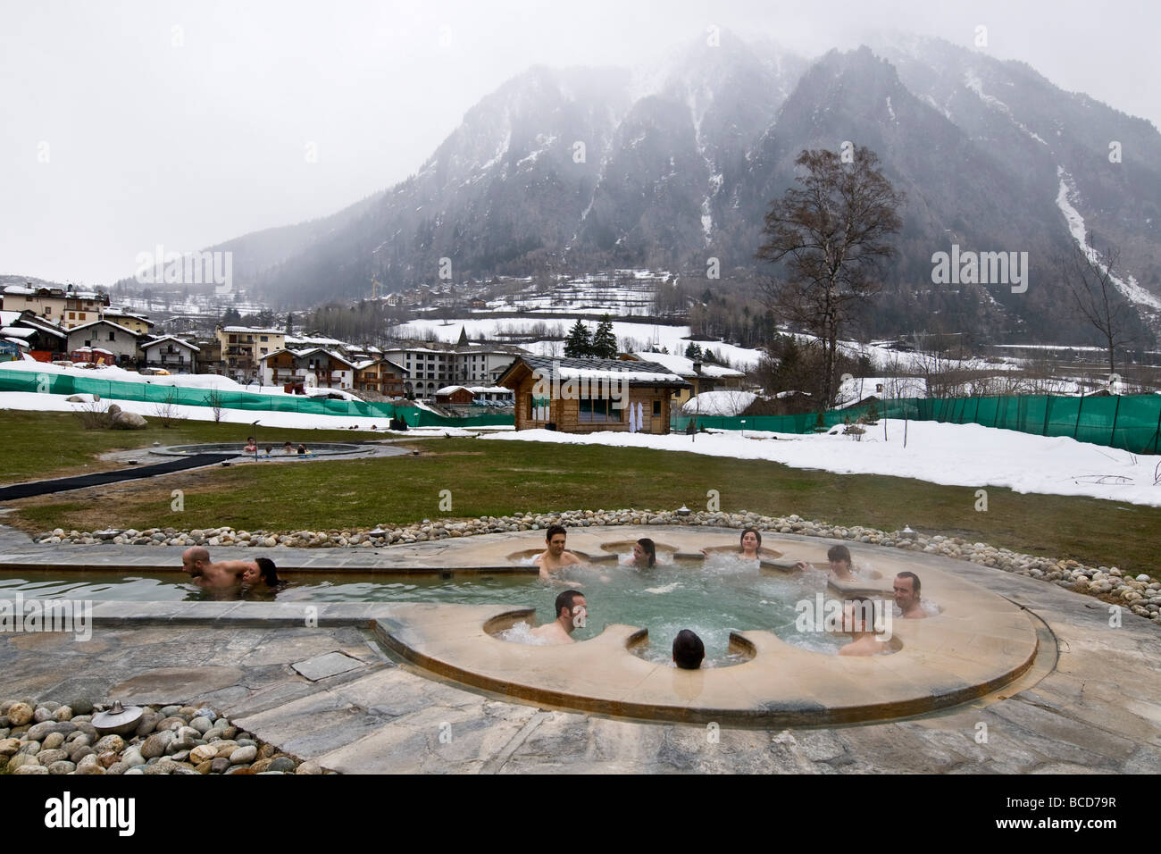 Piscina con acqua termale di Pré Saint Didier Spa Aosta Italia Foto Stock
