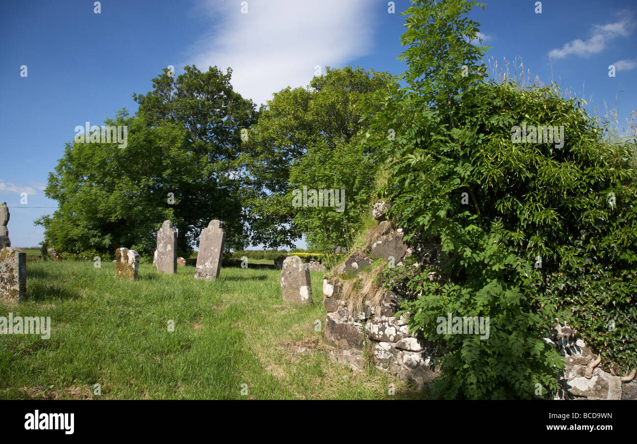 Ballintemple vecchia chiesa in errigal glen e cimitero county derry Londonderry Irlanda del Nord Regno Unito Foto Stock