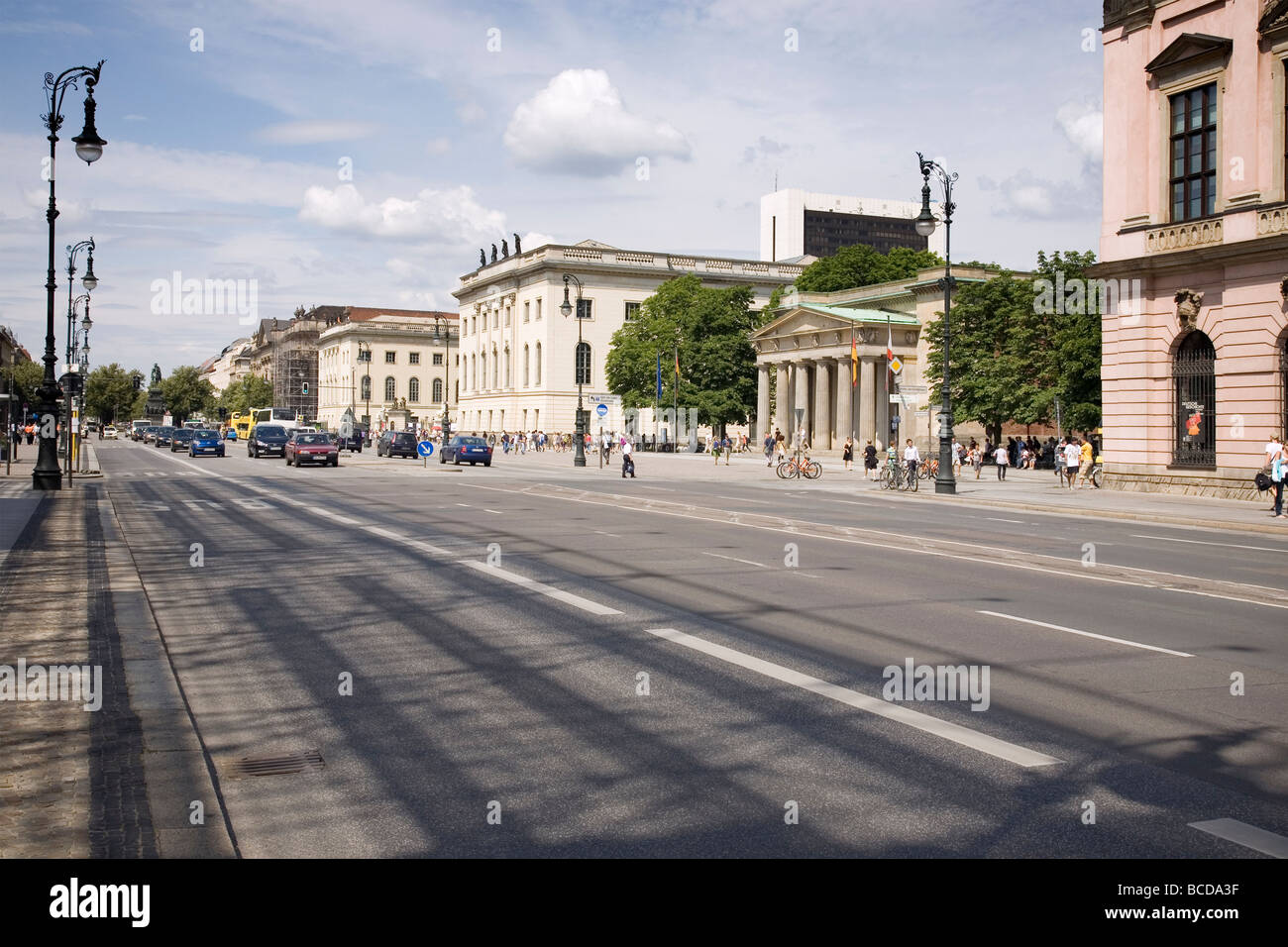 Il viale Unter den Linden, Berlino, Germania Foto Stock