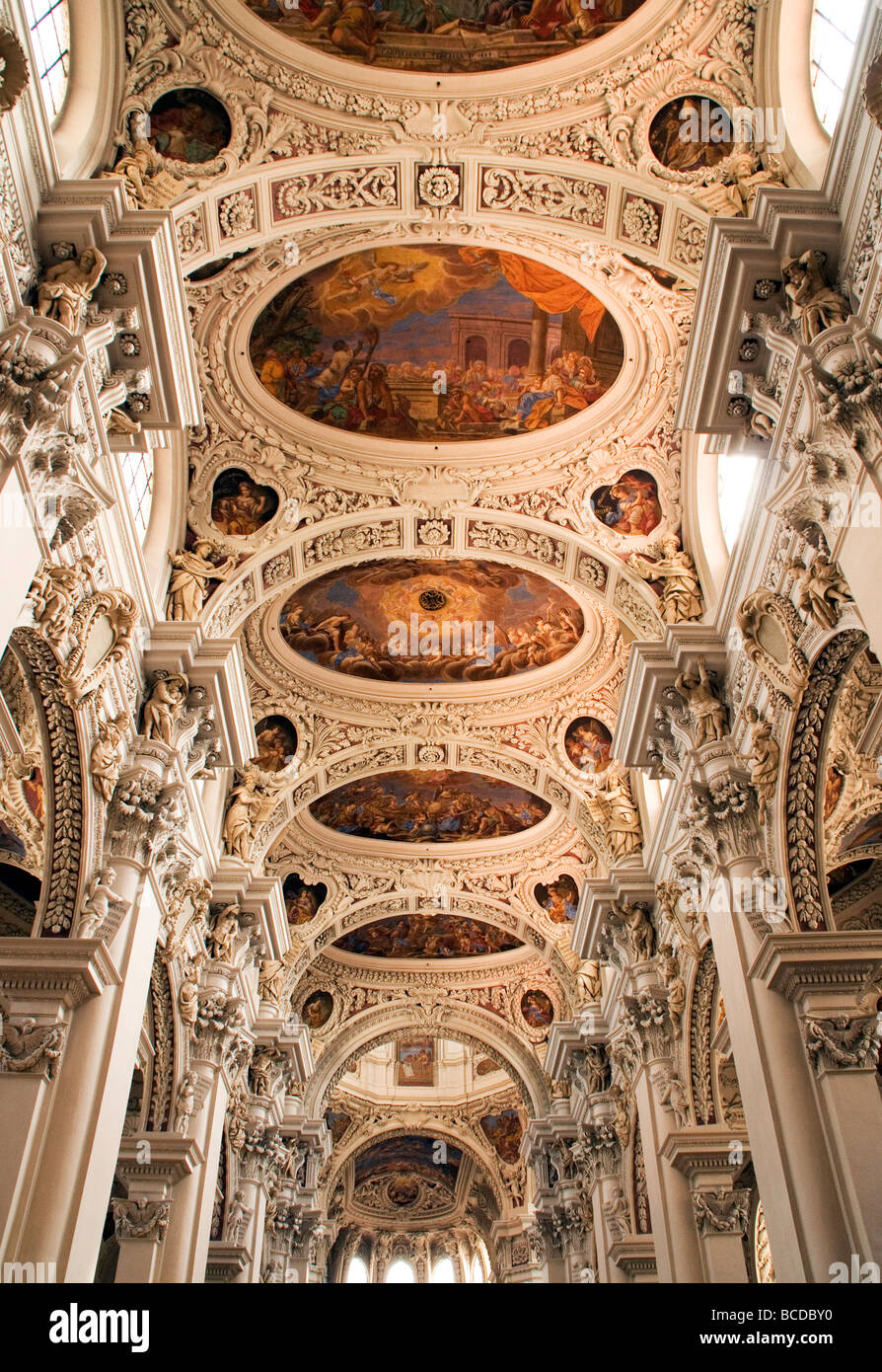 Cattedrale di Santo Stefano interno in Passau Foto Stock