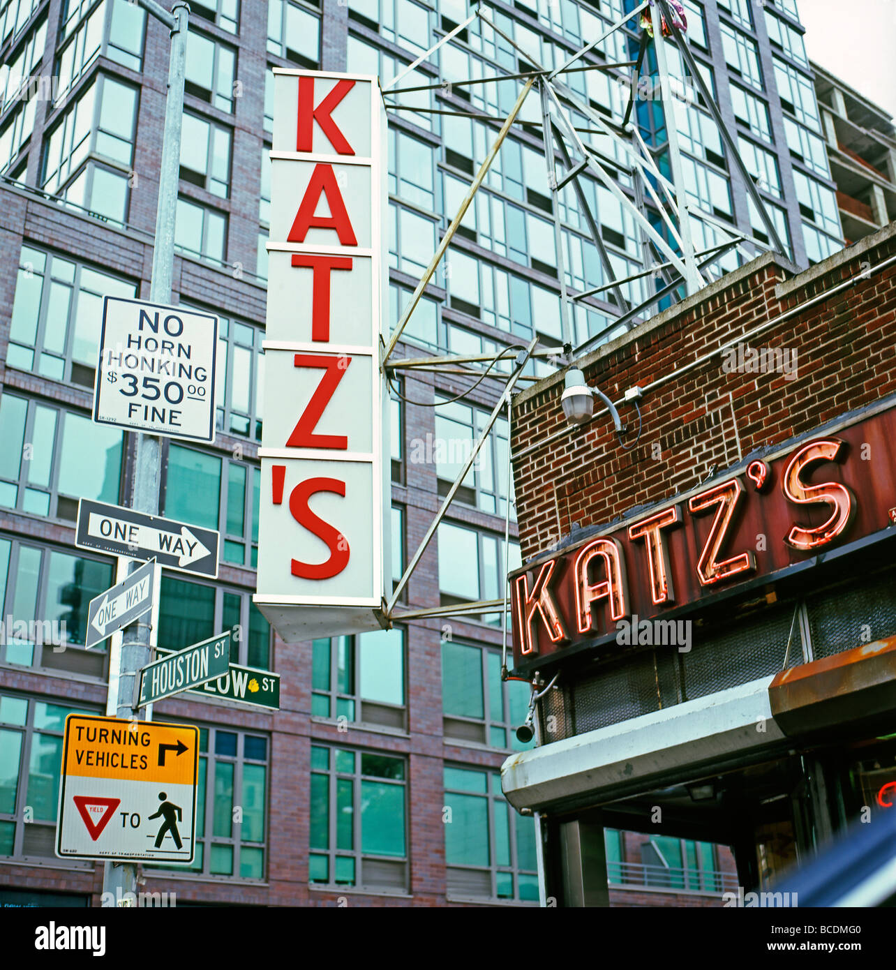 Katzs ebraica segno di delicatessen sul Lower East Side di New York City USA KATHY DEWITT Foto Stock