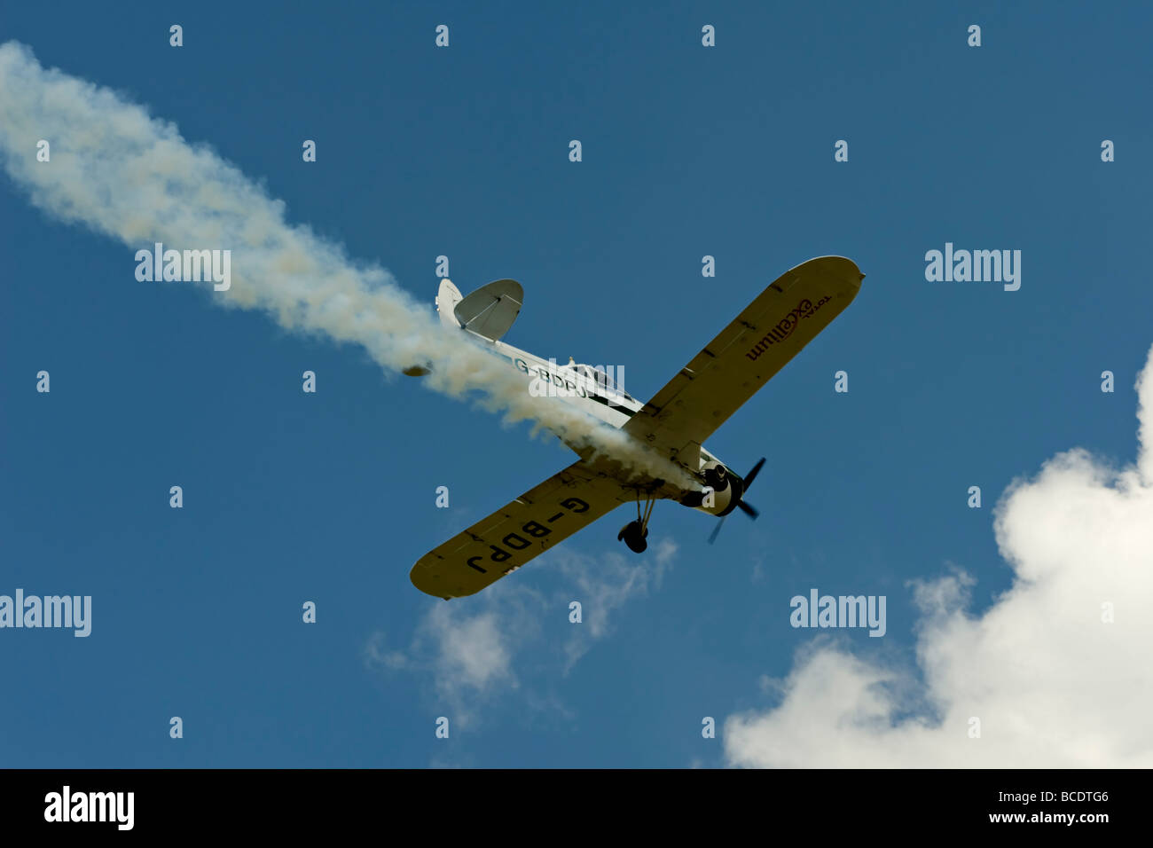 Piper PA-25-235 G-BDPJ aeromobili leggeri. Foto Stock