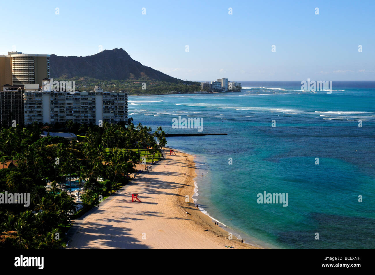 La spiaggia di Waikiki e Diamond Head, Honolulu, Hawaii, Stati Uniti d'America. Foto Stock