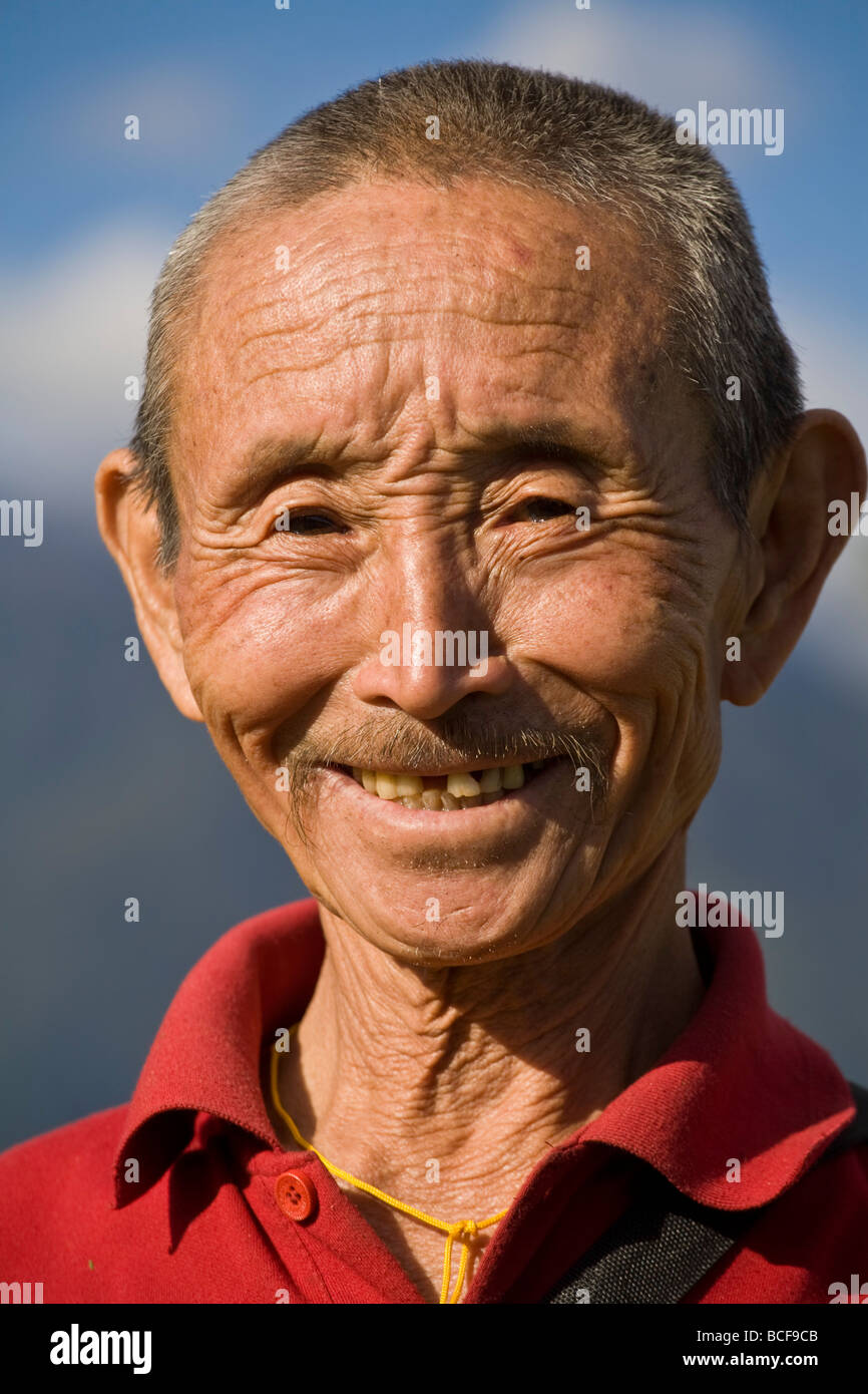 India, Sikkim, Khecheopalri Lake, Ritratto di Chezing Lama chi era il Dalai Lama e la sua cuocere per 40 anni Foto Stock