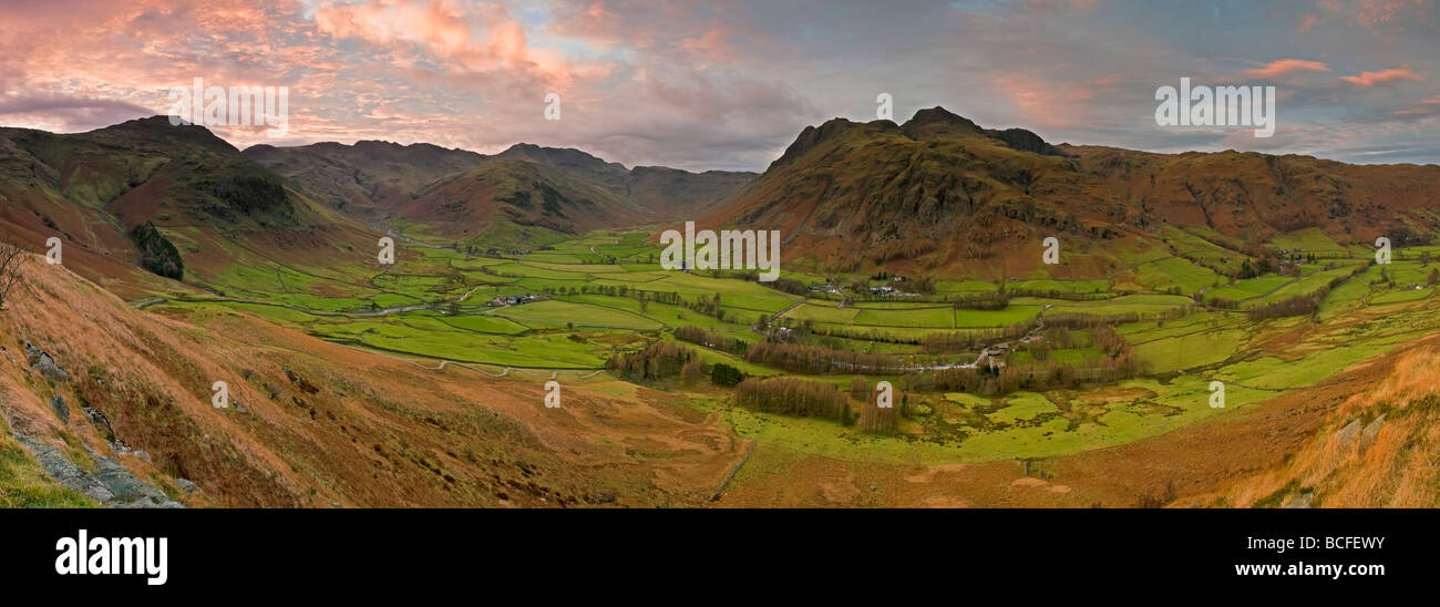 Langdale Pikes dal lato Pike, Lake District, Cumbria, Inghilterra Foto Stock