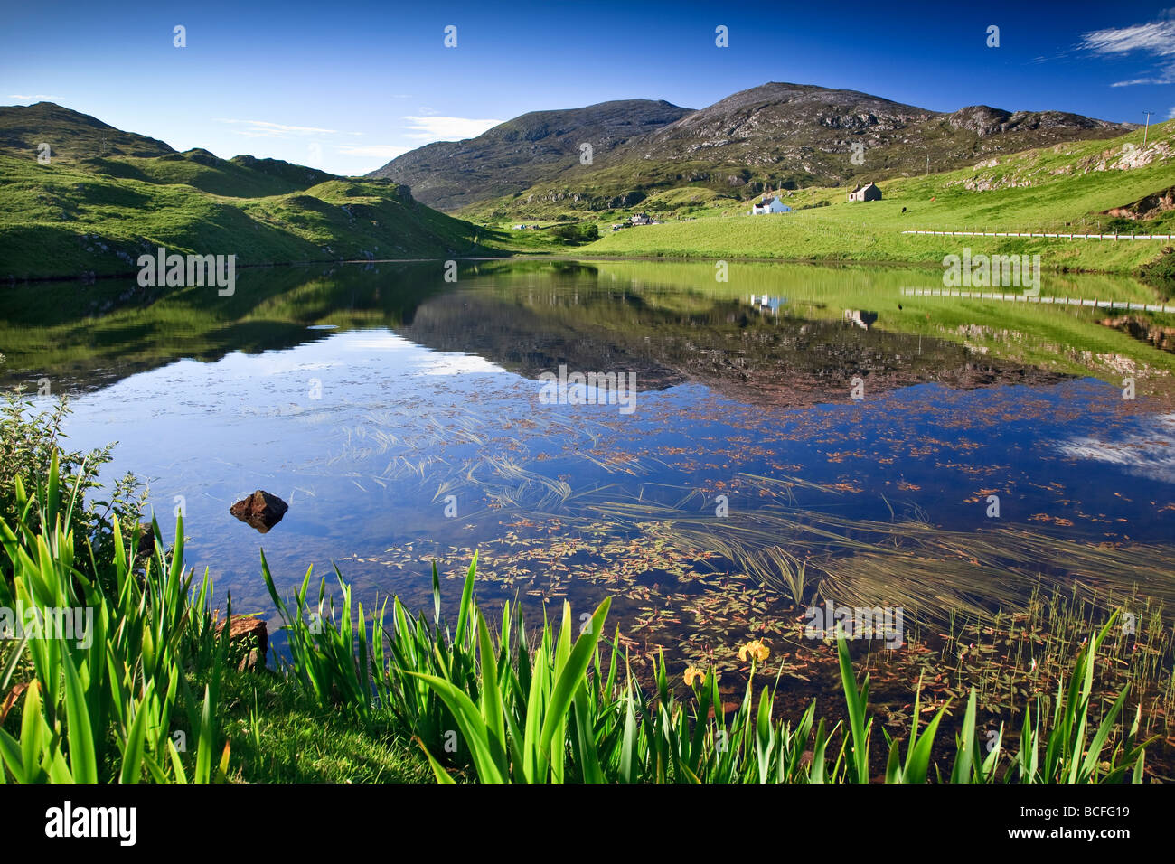 Un piccolo e tranquillo ancora Lochan vicino Rodel Isle of Harris, Ebridi Esterne, Western Isles, Scotland, Regno Unito 2009 Foto Stock