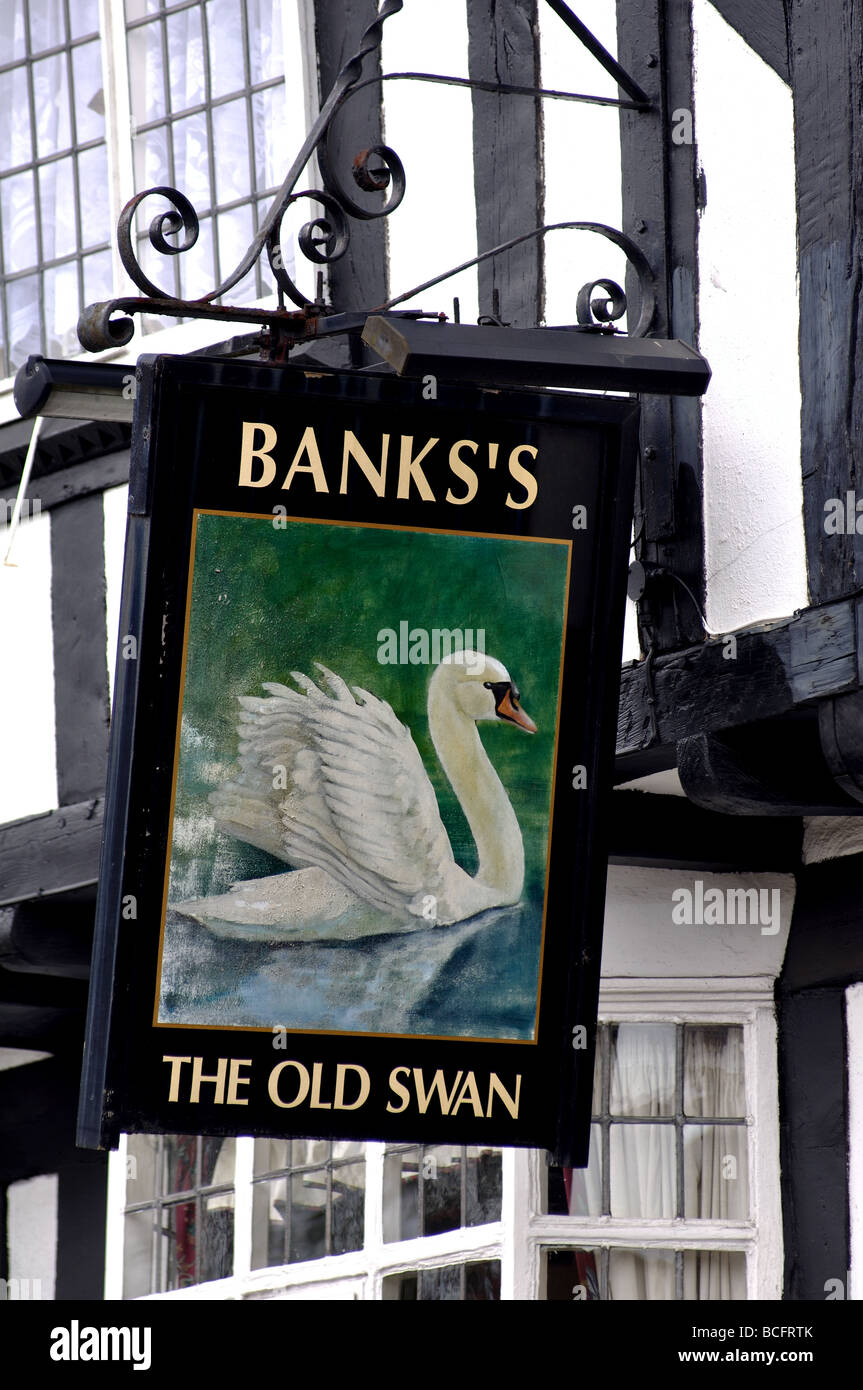 La Old Swan pub segno, Atherstone, Warwickshire, Inghilterra, Regno Unito Foto Stock