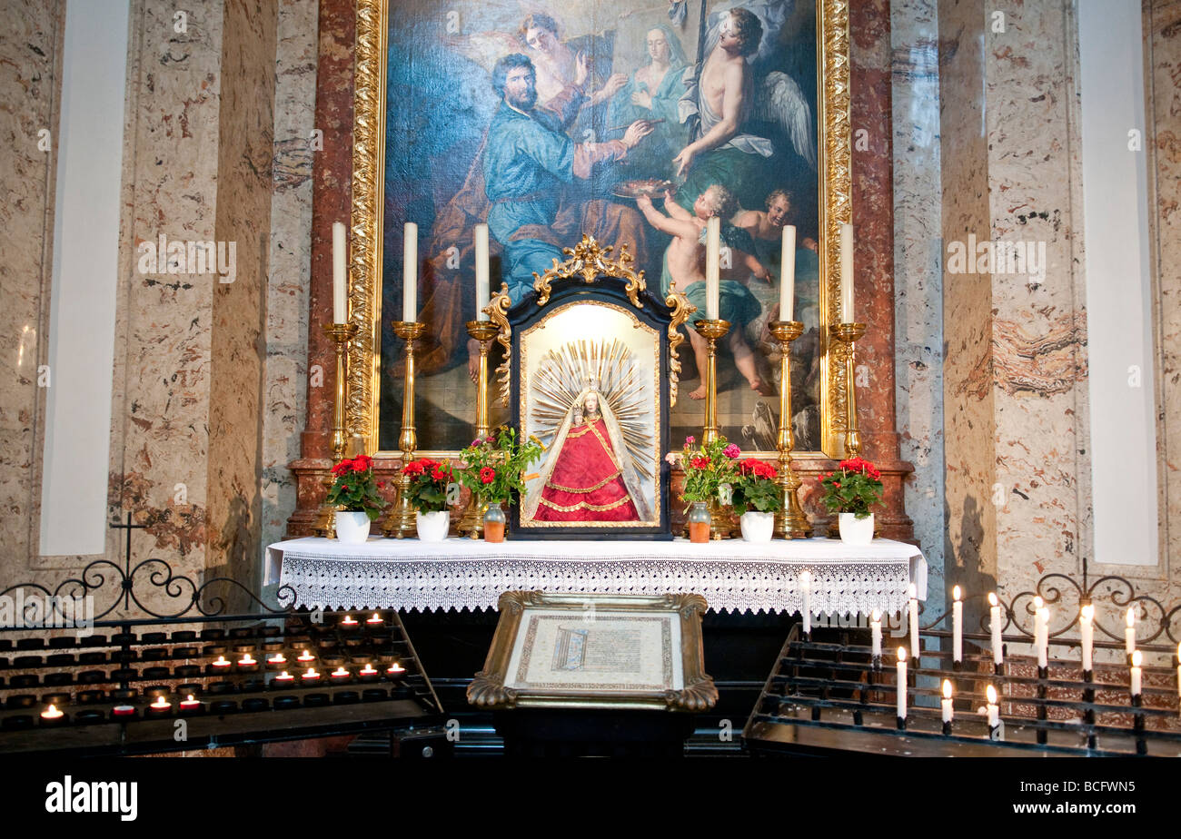 Altare e dipinto di Karlskirche Vienna Austria // Karlskirche a Vienna, Austria Foto Stock