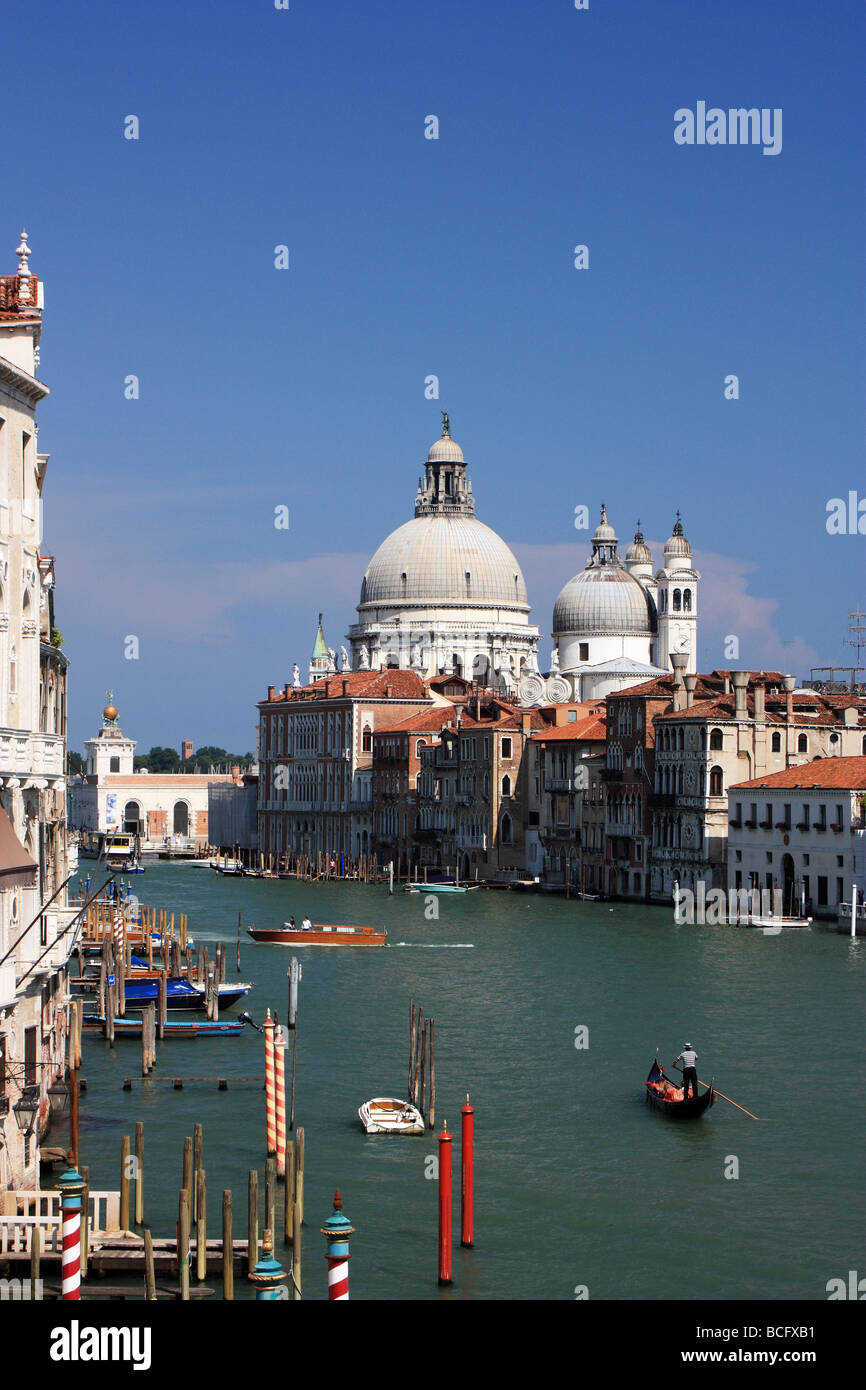 Canal Grande e la chiesa di Santa Maria della Salute, Venezia, Italia Foto Stock