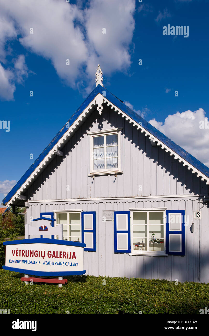 Architettura tradizionale in un villaggio a Neringa Lituania Foto Stock
