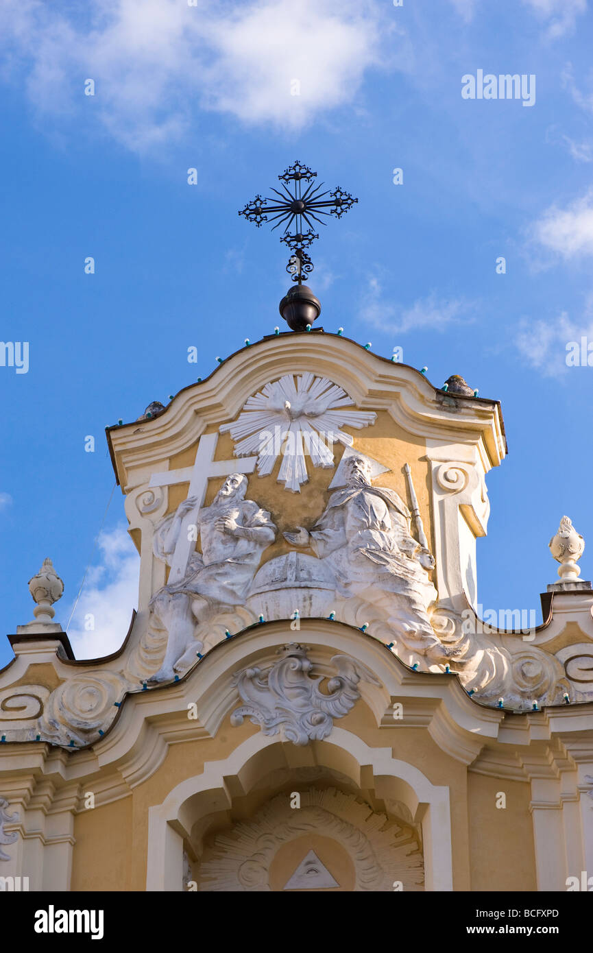 La facciata della chiesa particolare Città Vecchia Vilnius Lituania Foto Stock